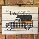 Medium Pallet Sign Decor - Cow on the Prowl
